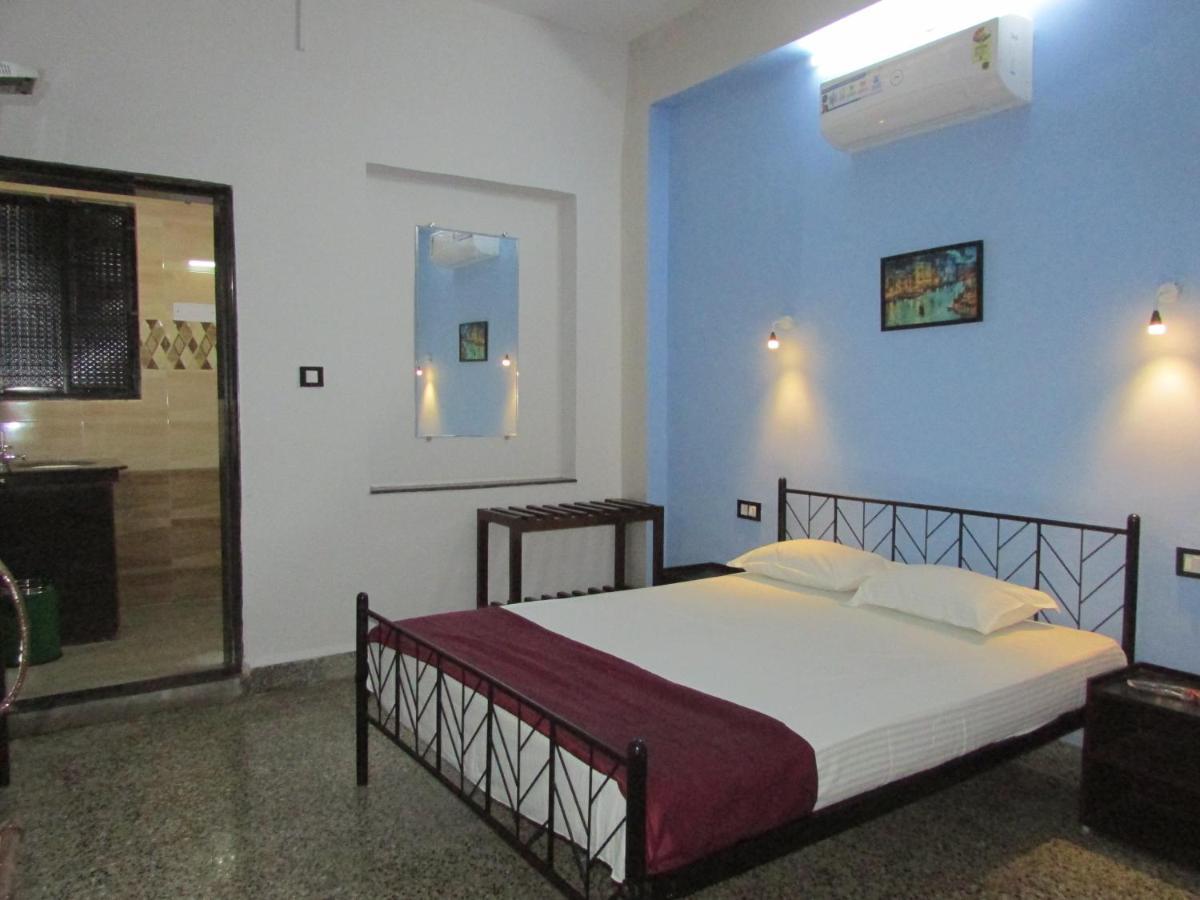 Sanrit Hotel GOA Exterior foto